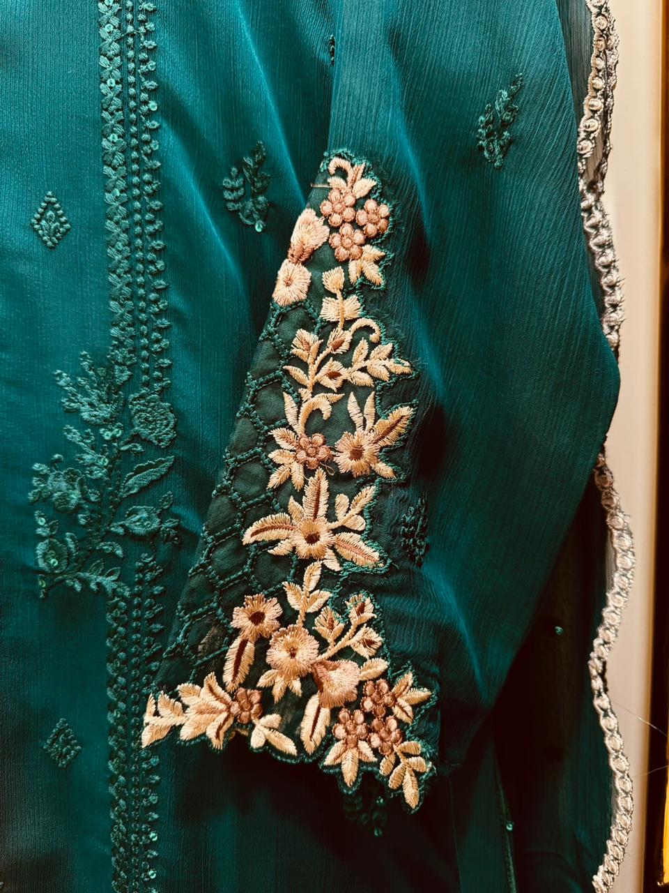 Dhagha Kari – 3Pcs Embroidered Suit | Luxury Threadwork Collection