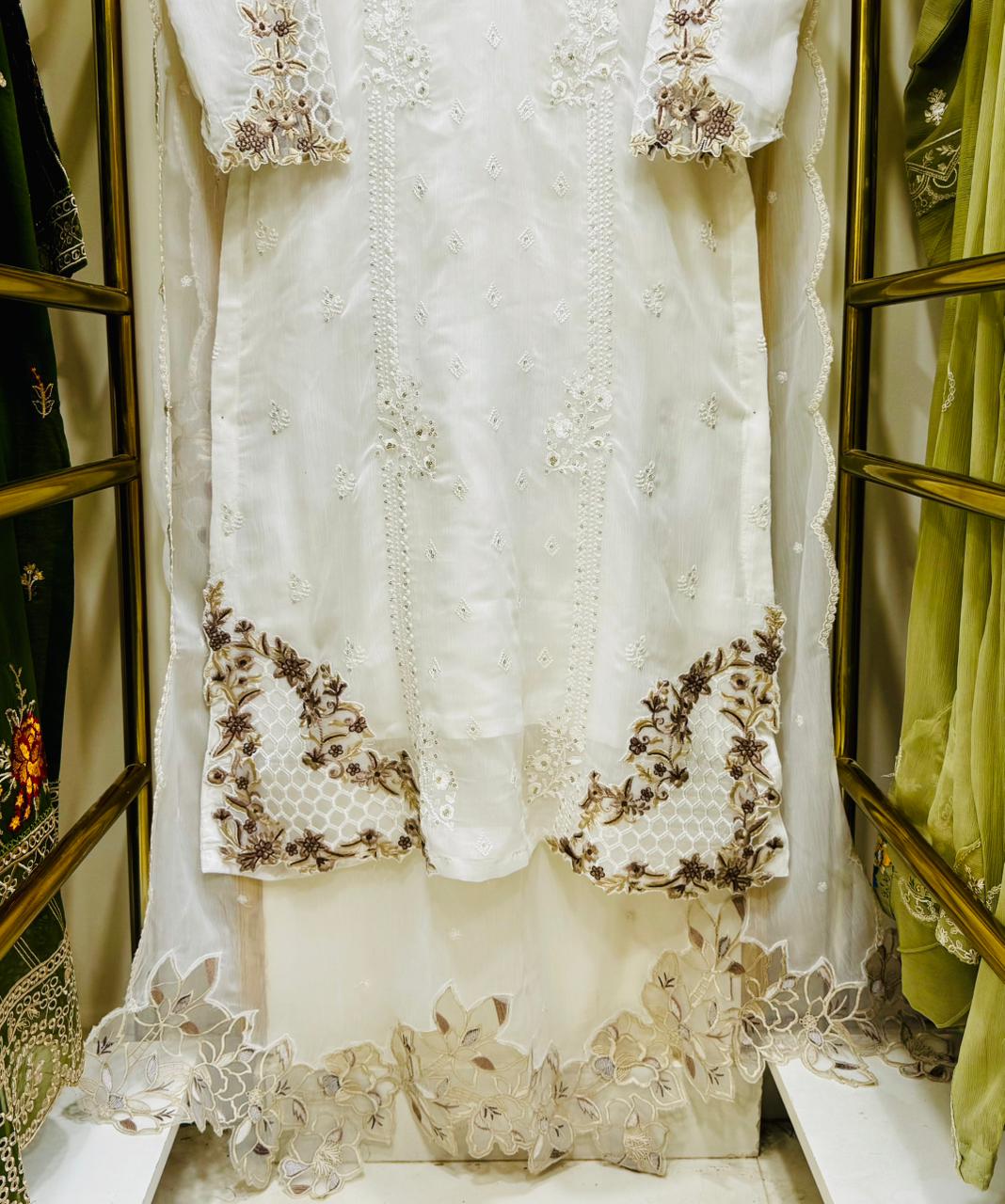 Dhagha Kari – 3Pcs Embroidered Suit | Luxury Threadwork Collection