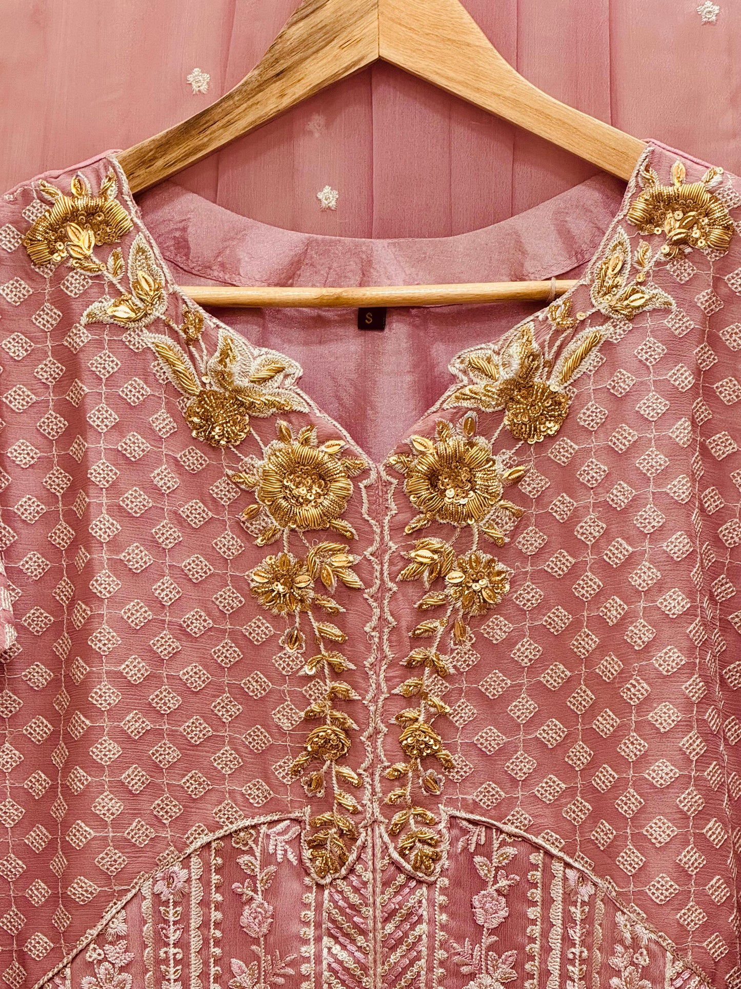 Dhagha Kari – Luxury Embroided & Handcrafted 3-Piece Suit