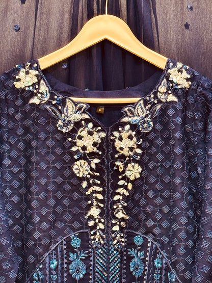 Dhagha Kari – Luxury Embroided & Handcrafted 3-Piece Suit