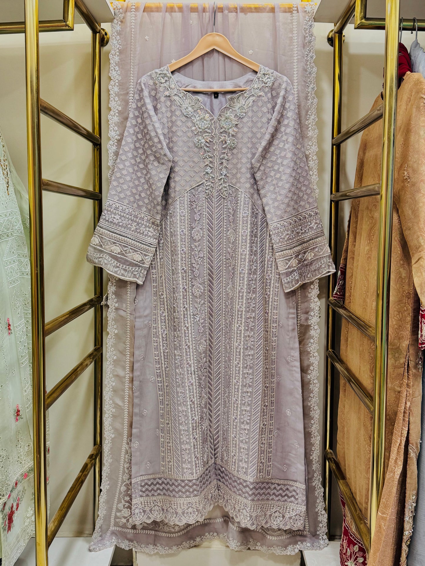 Dhagha Kari – Luxury Embroided & Handcrafted 3-Piece Suit