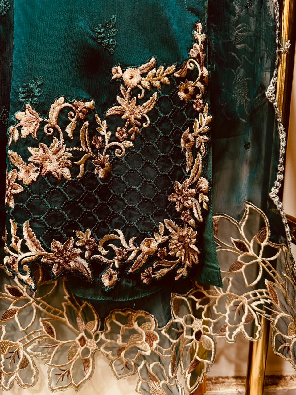 Dhagha Kari – 3Pcs Embroidered Suit | Luxury Threadwork Collection