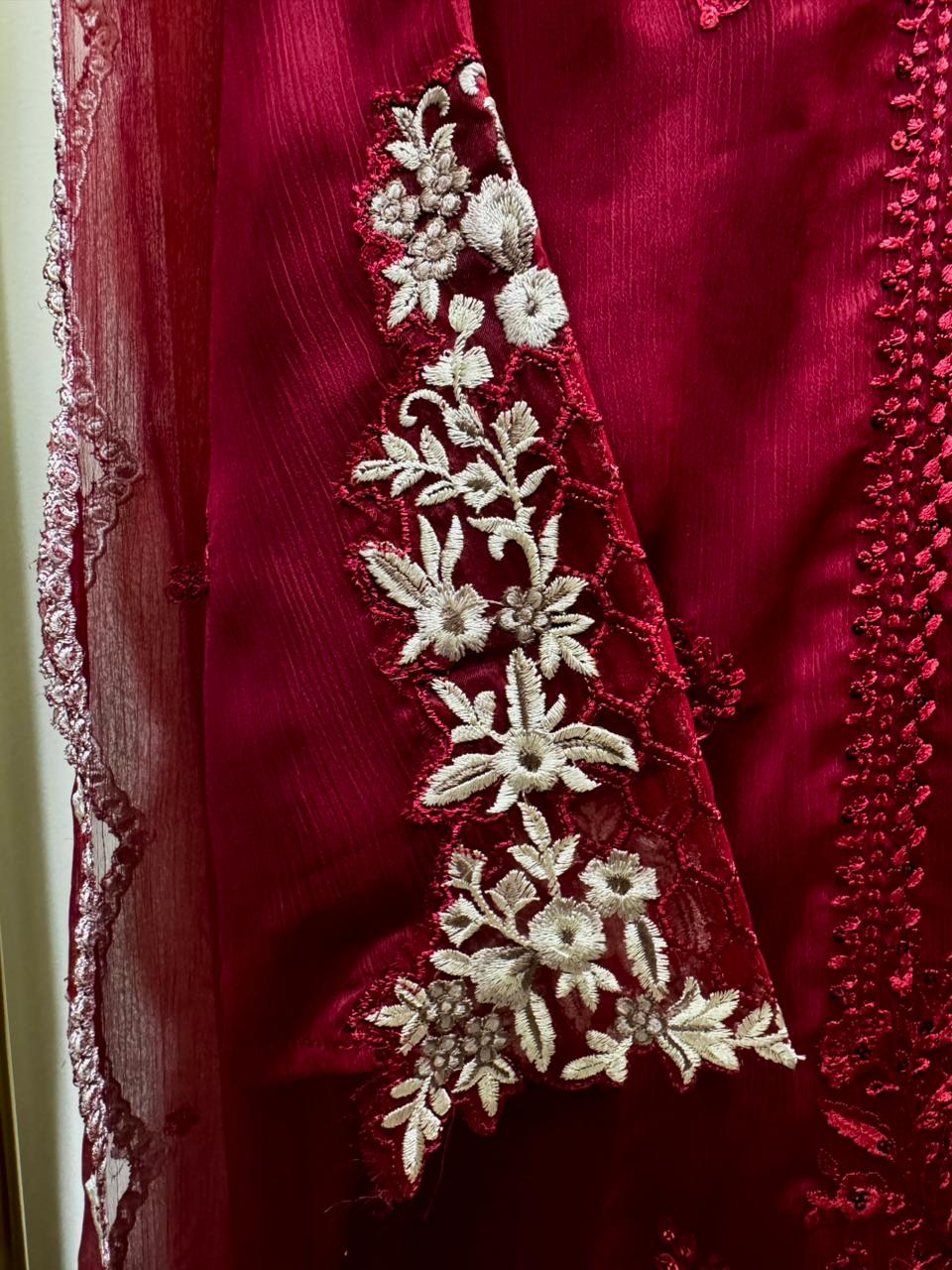 Dhagha Kari – 3Pcs Embroidered Suit | Luxury Threadwork Collection